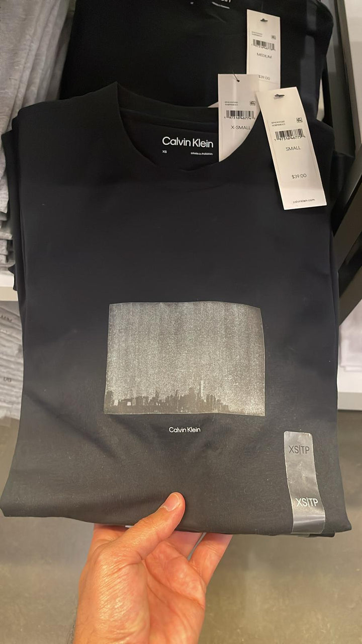 CK round Neck Small Central Logo T-Shirt Black