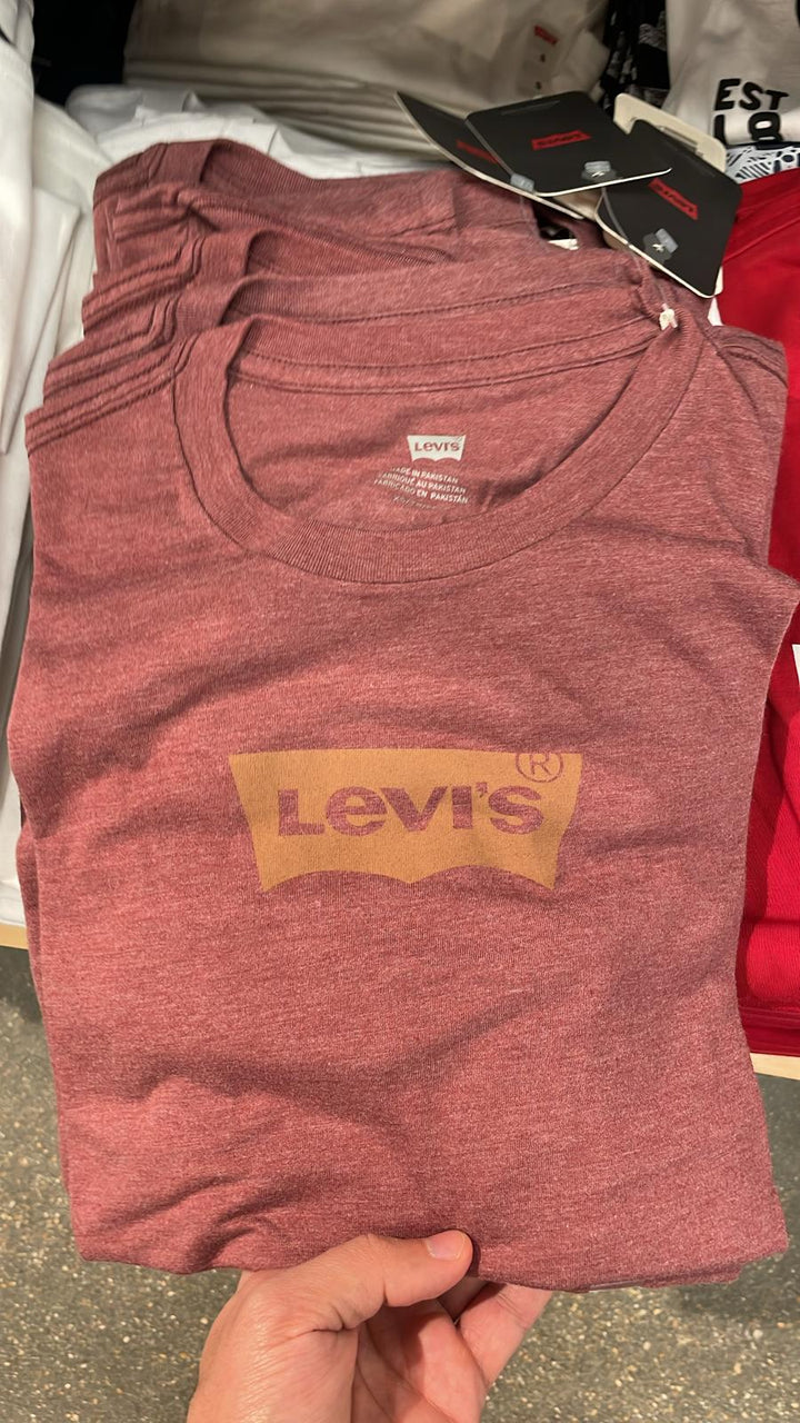 Levi's Round Neck T- Shirt Red