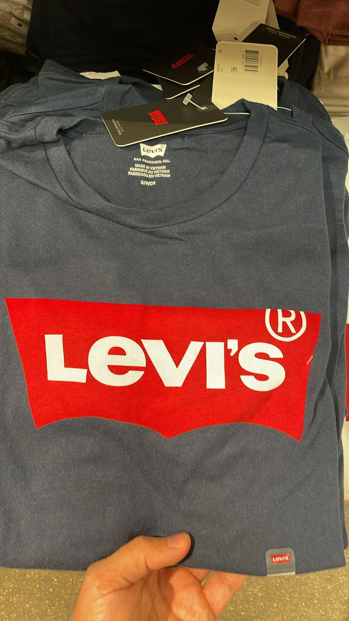 Levi's Big Logo T- Shirt Black & Red