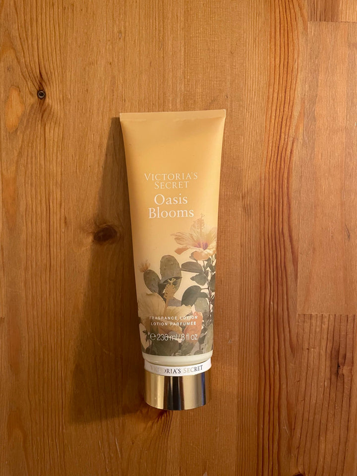 Victoria's Secret Lotion - Oasis Blooms - Women